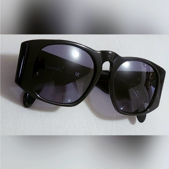 Vintage Chanel double CC Matte Black - Picture 1 of 8